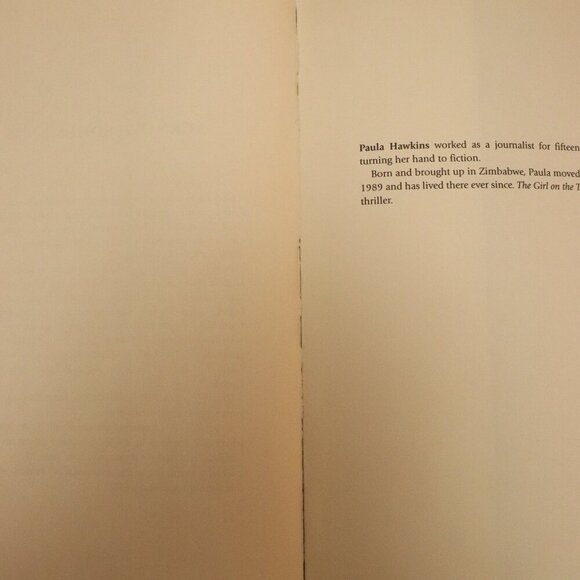 The Girl On The Train by Paula Hawkins | Thriller | Mystery | Suspense | Fiction - Picture 5 of 5